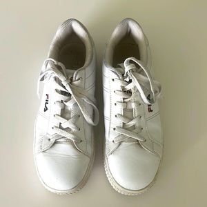 Fila women’s sneakers size 8 white